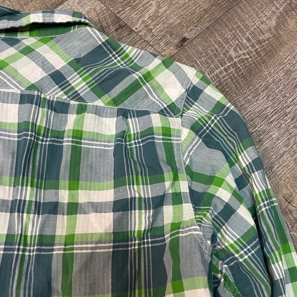 The North Face Green and White‎ Plaid Button Down Shirt size Medium